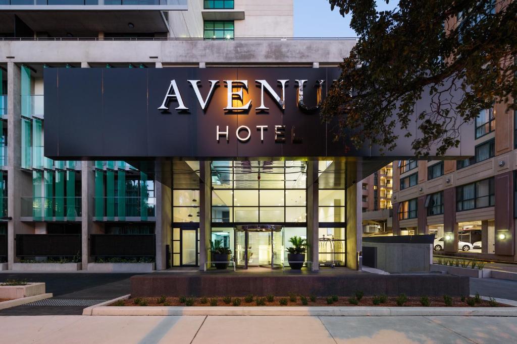 Avenue Hotel